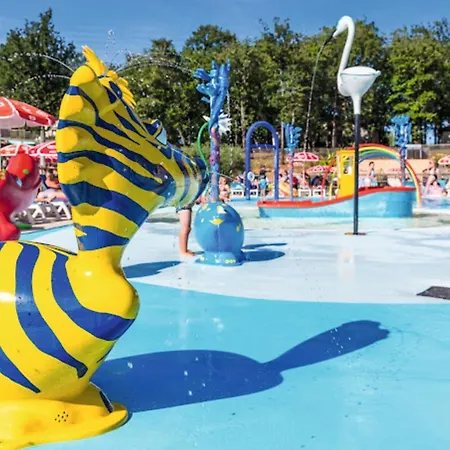 Hébergement de vacances Saint Avit Loisirs *