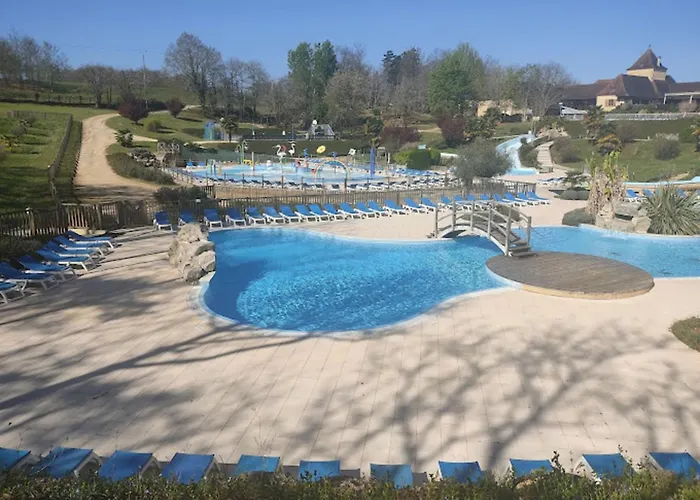 Saint Avit Loisirs 펜션 *